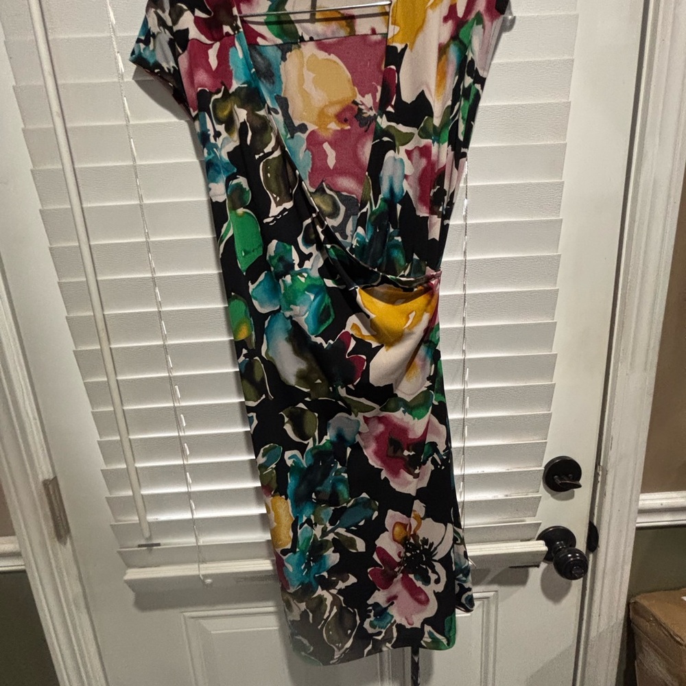 Daisy Fuentes Asymmetrical Dress with Bold Floral Design - Picture 5 of 6